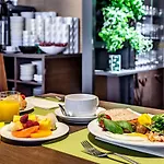 Otel Warsaw By Ihg 4*