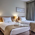 Hotel Warsaw Józefów, An Ihg Józefów