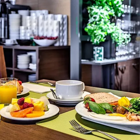 Hotel Warsaw Józefów, An Ihg 4*