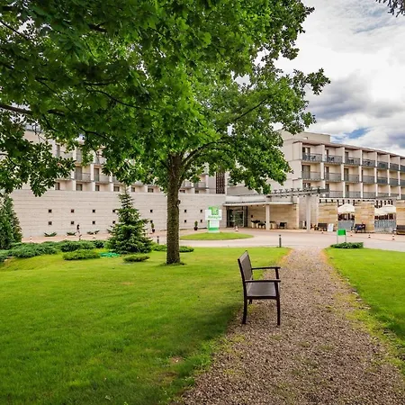Hotel Warsaw Józefów, An Ihg
