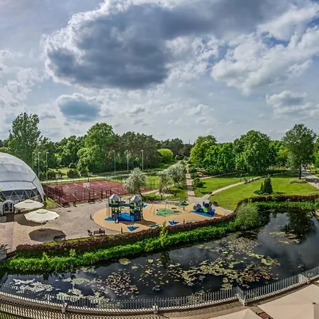 Warsaw By Ihg Hotell 4*