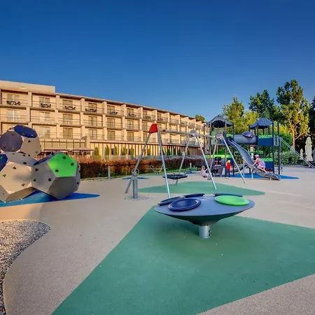 Warsaw By Ihg Jozefow (Masovia)