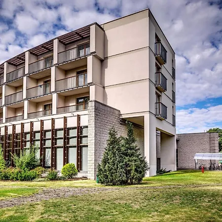 Warsaw Józefów, An Ihg Józefów