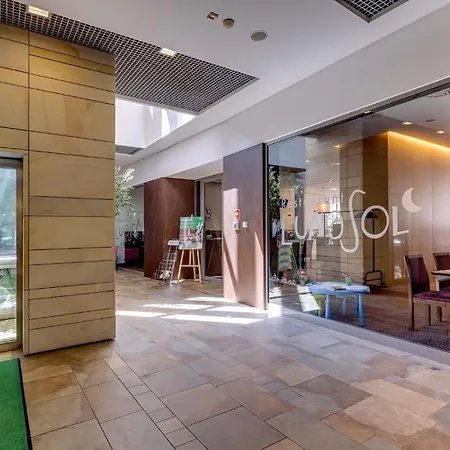 Warsaw Józefów, An Ihg