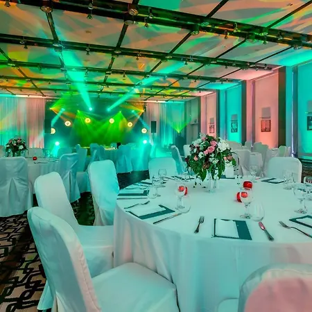 Hotel Warsaw Józefów, An Ihg