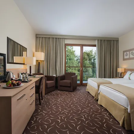 Warsaw Józefów, An Ihg