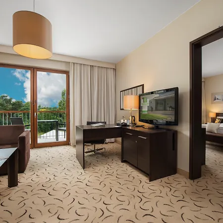 Warsaw Józefów, An Ihg 4* Józefów