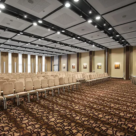 Warsaw By Ihg Hotel 4*