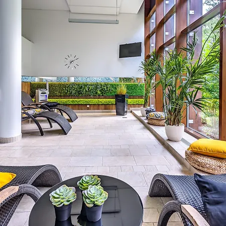 Warsaw By Ihg Hotel 4*