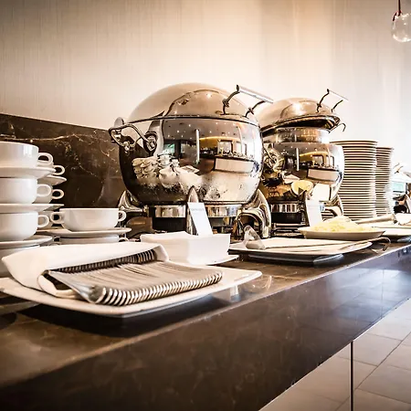 Warsaw By Ihg Jozefow (Masovia)