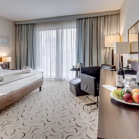 Warsaw By Ihg 4*