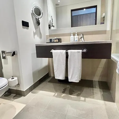 Warsaw By Ihg Otel Józefów
