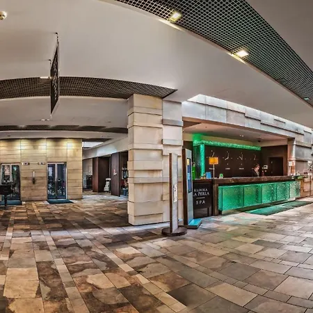 Warsaw By Ihg Hotel 4*