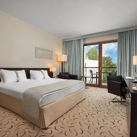 Warsaw By Ihg Hotell 4*