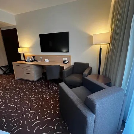 Hotel Warsaw Józefów, An Ihg 4*