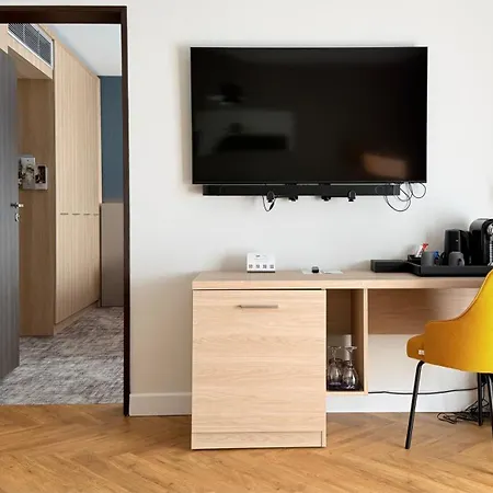 Warsaw Józefów, An Ihg 4* Józefów