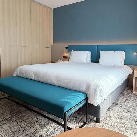 Hotel Warsaw Józefów, An Ihg