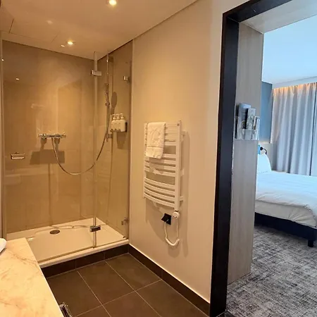 Hotel Warsaw Józefów, An Ihg Józefów