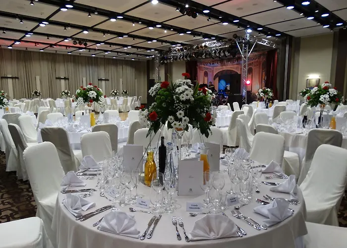 Warsaw By Ihg Hotel Józefów