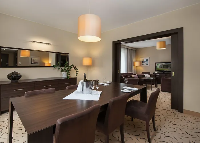 Warsaw Józefów, An Ihg 4* Józefów