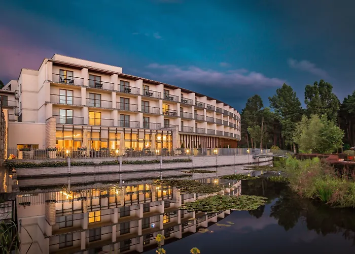 Hotel Warsaw Józefów, An Ihg Józefów