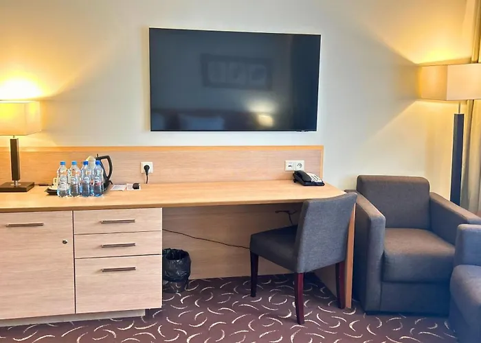 Hotel Warsaw By Ihg 4*